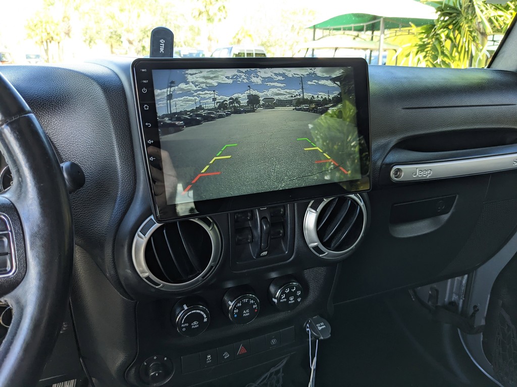 Jeep Wrangler Unlimited Vehicle Full-screen Gallery Image 19