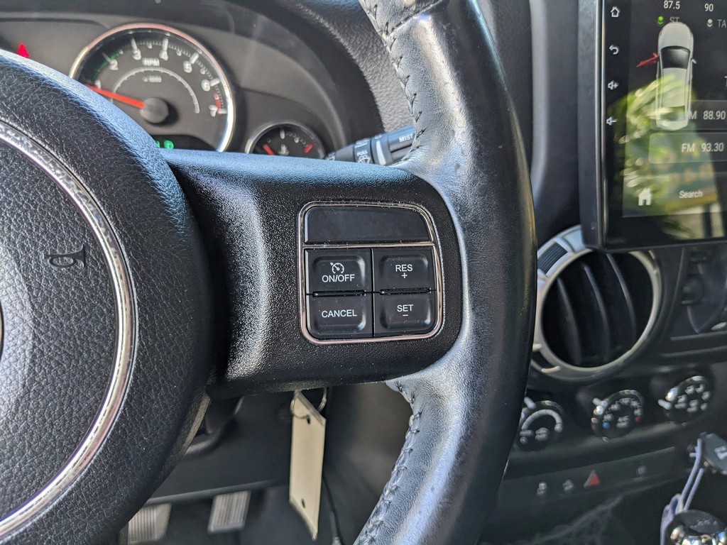 Jeep Wrangler Unlimited Vehicle Full-screen Gallery Image 25