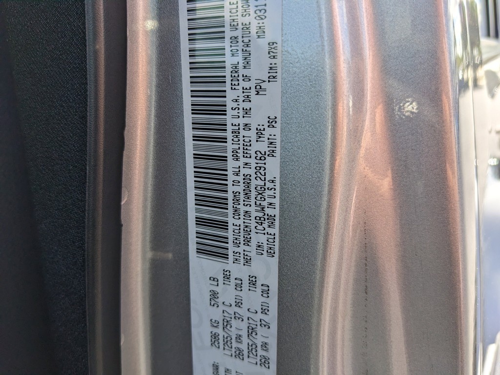 Jeep Wrangler Unlimited Vehicle Full-screen Gallery Image 30