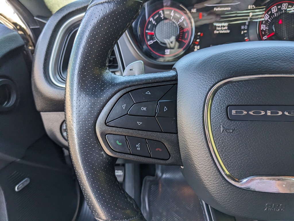 Dodge Challenger Vehicle Full-screen Gallery Image 24