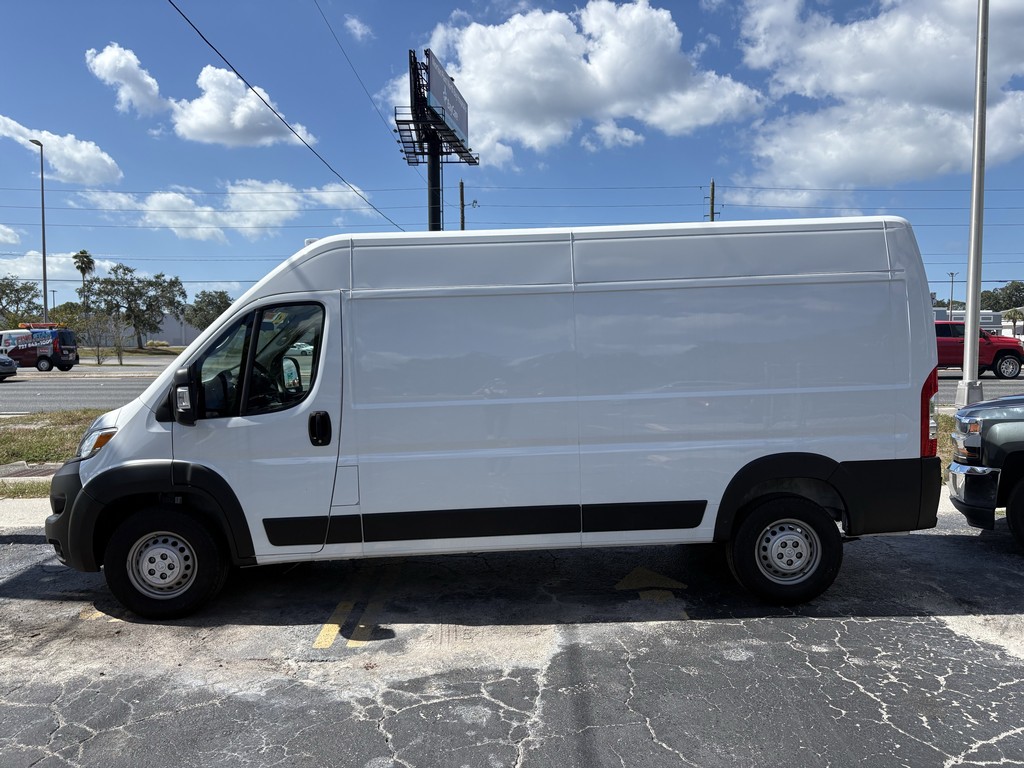 Ram ProMaster Cargo Van Vehicle Full-screen Gallery Image 03