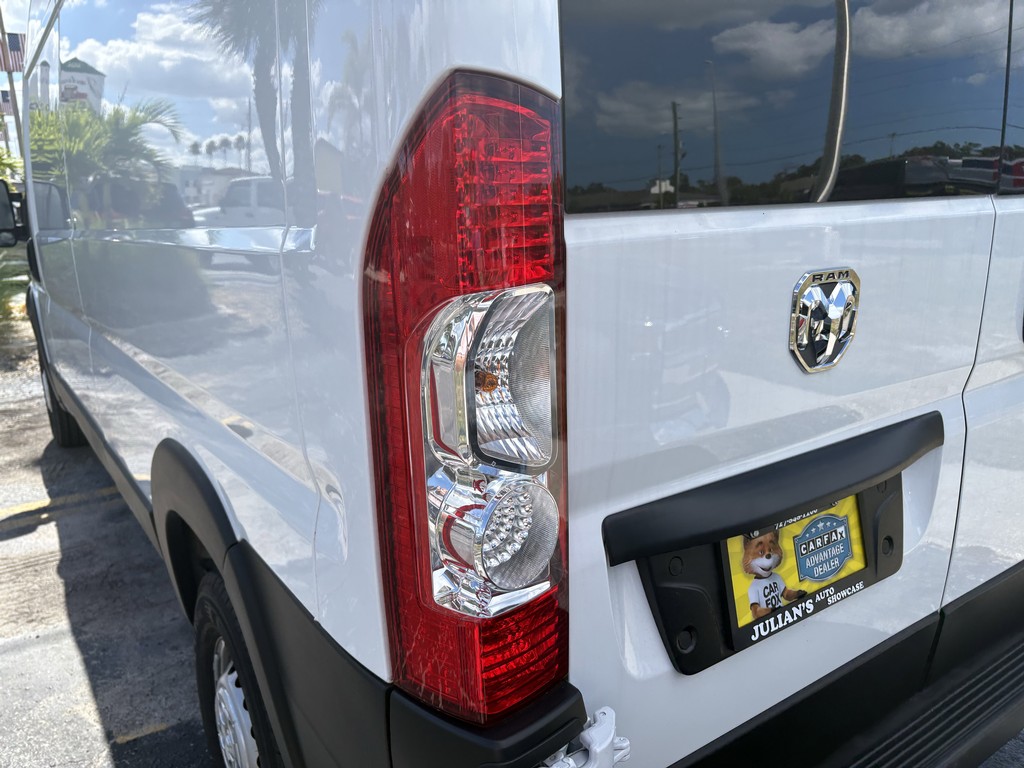 Ram ProMaster Cargo Van Vehicle Full-screen Gallery Image 07