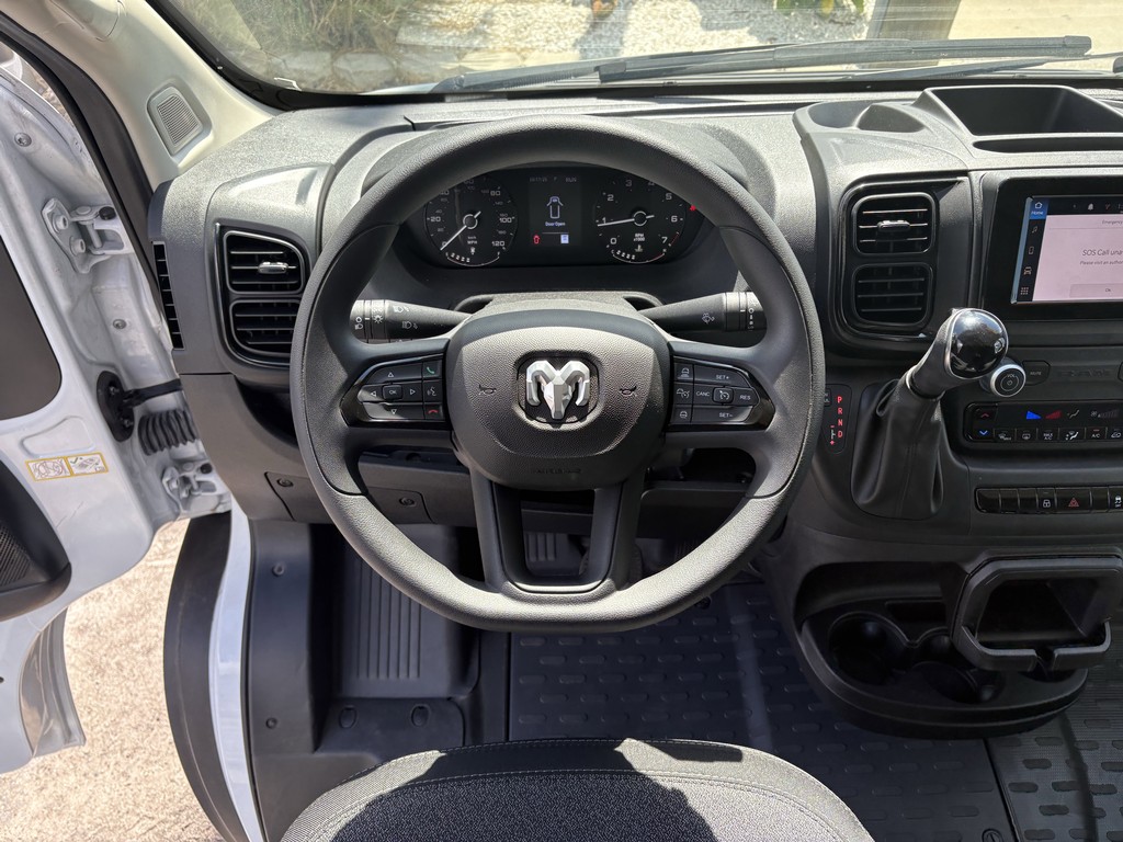 Ram ProMaster Cargo Van Vehicle Full-screen Gallery Image 11