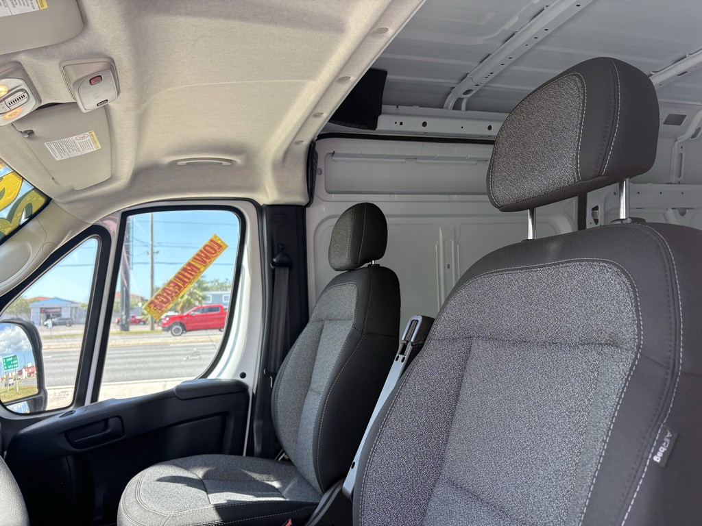 Ram ProMaster Cargo Van Vehicle Full-screen Gallery Image 14