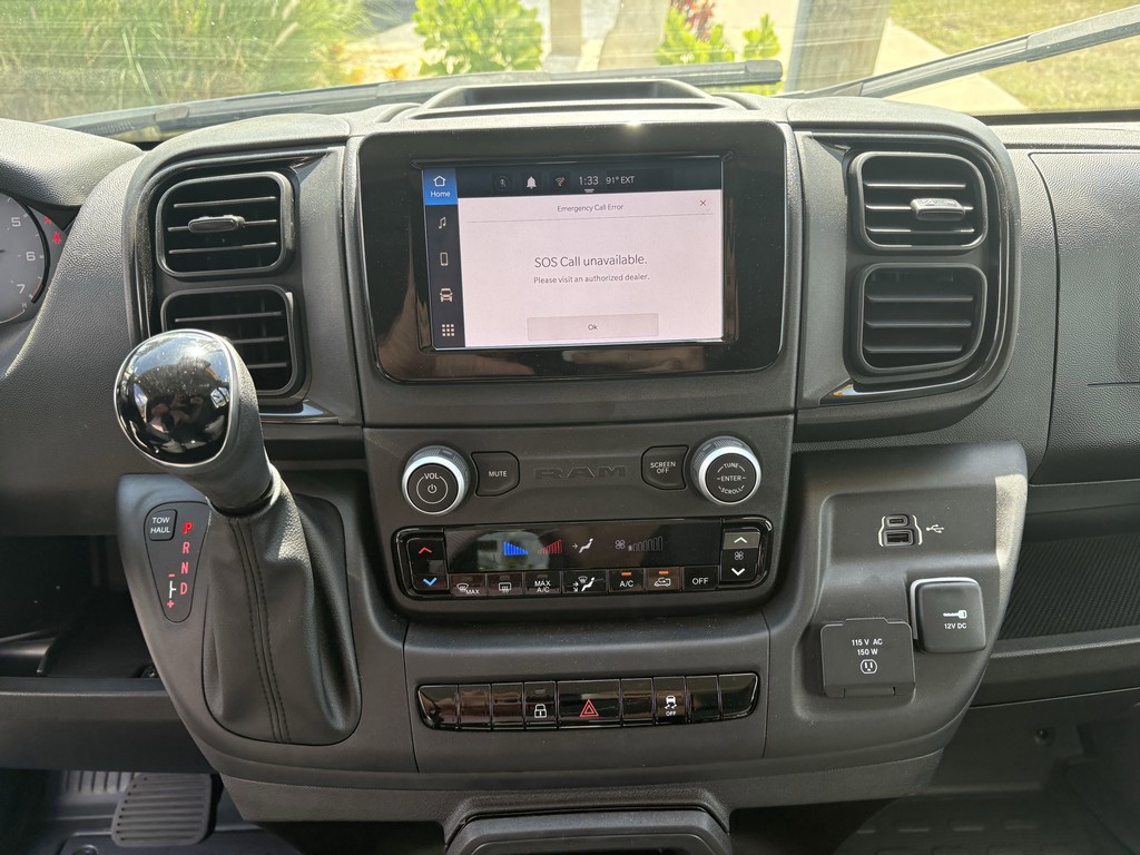 Ram ProMaster Cargo Van Vehicle Full-screen Gallery Image 16