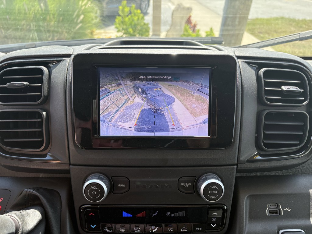 Ram ProMaster Cargo Van Vehicle Full-screen Gallery Image 17