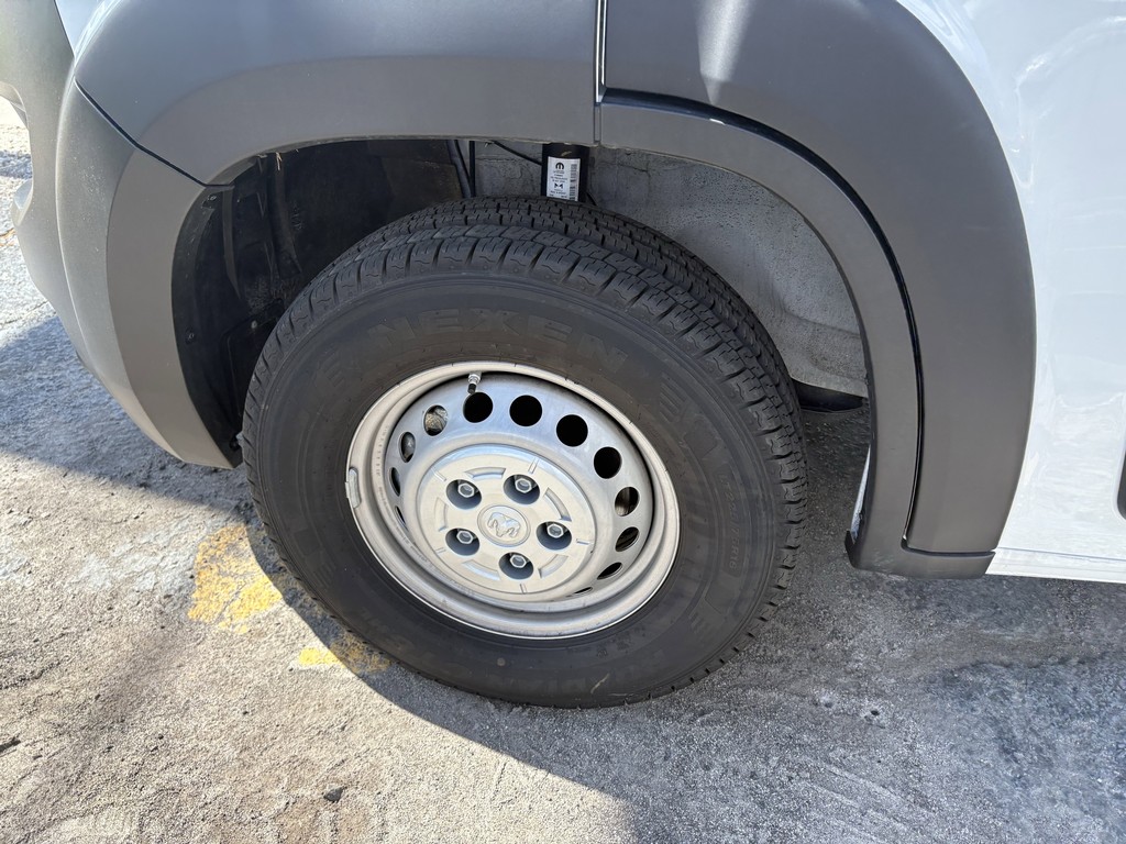 Ram ProMaster Cargo Van Vehicle Full-screen Gallery Image 24