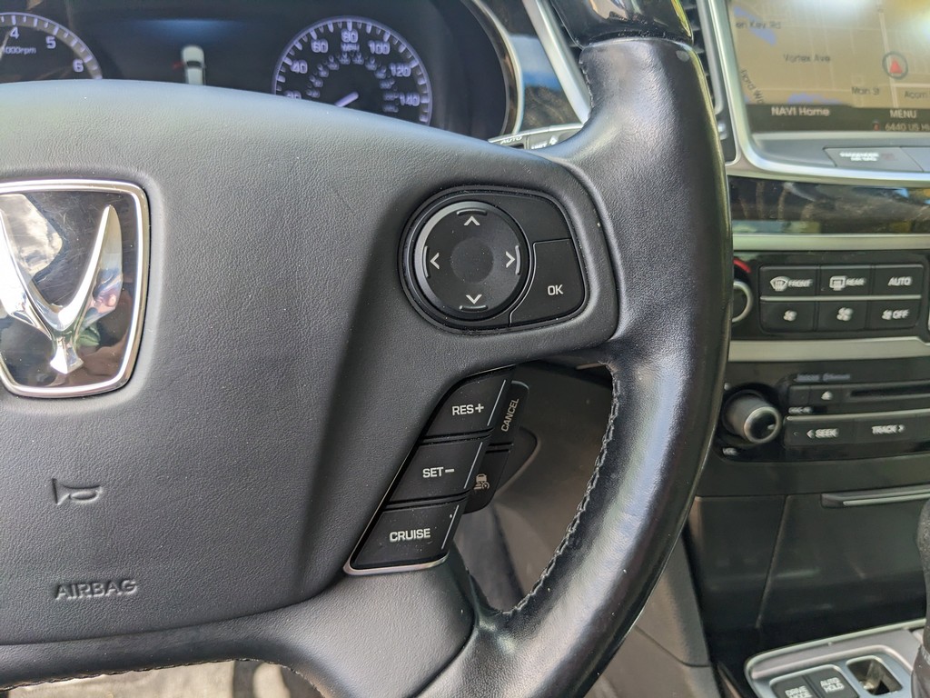 Hyundai Equus Vehicle Full-screen Gallery Image 29