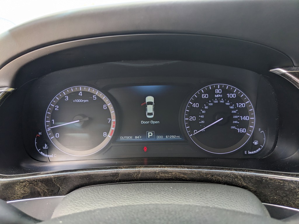 Hyundai Equus Vehicle Full-screen Gallery Image 32