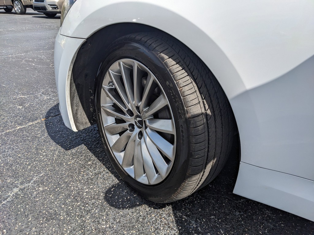 Hyundai Equus Vehicle Full-screen Gallery Image 33