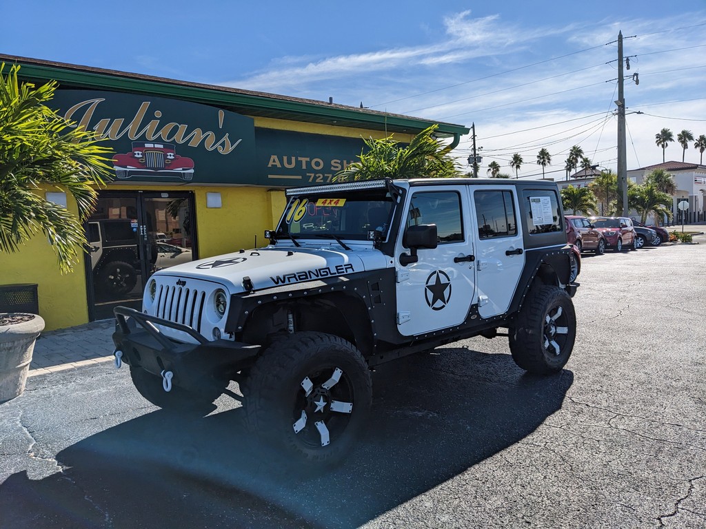Jeep Wrangler Unlimited Vehicle Full-screen Gallery Image 02