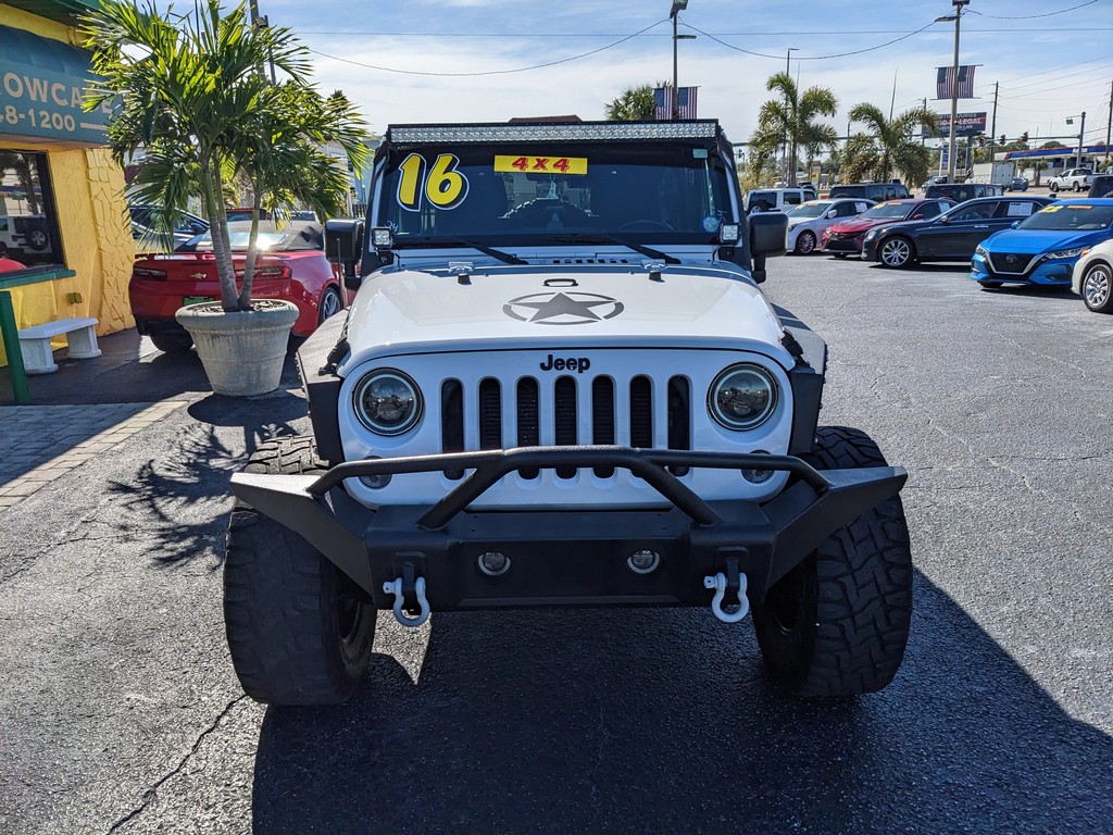 Jeep Wrangler Unlimited Vehicle Full-screen Gallery Image 06
