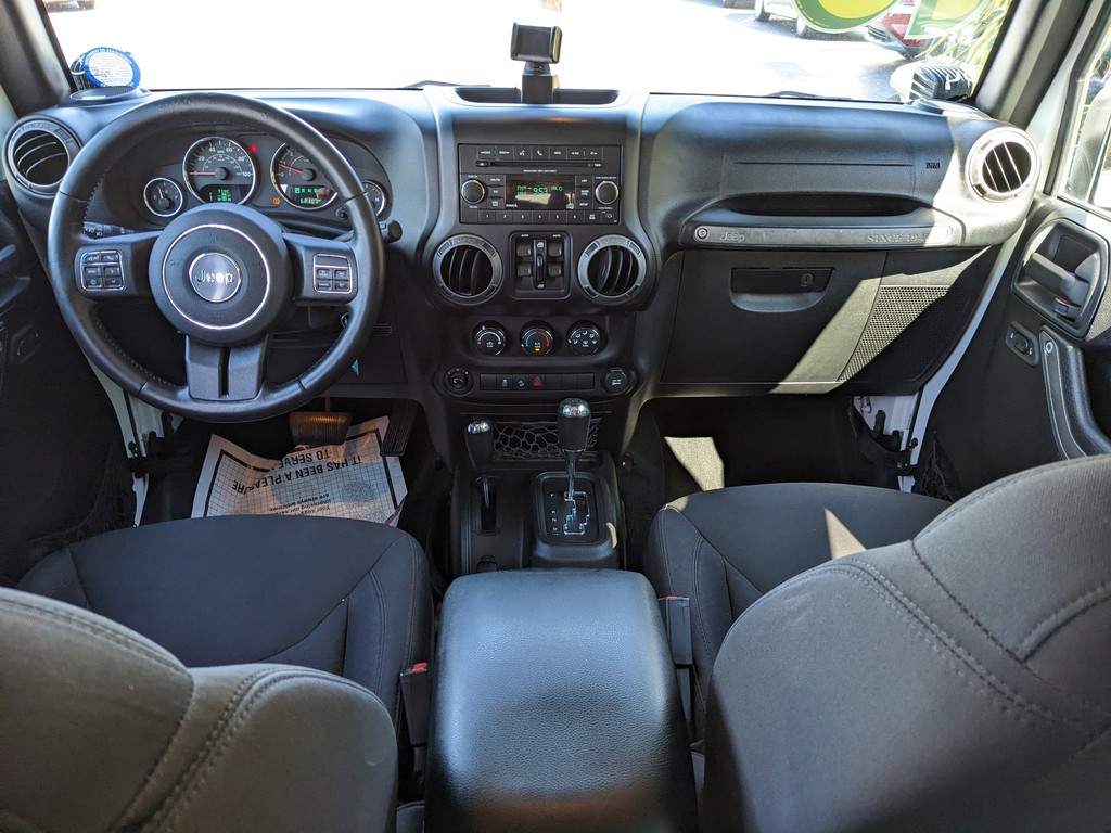 Jeep Wrangler Unlimited Vehicle Full-screen Gallery Image 09