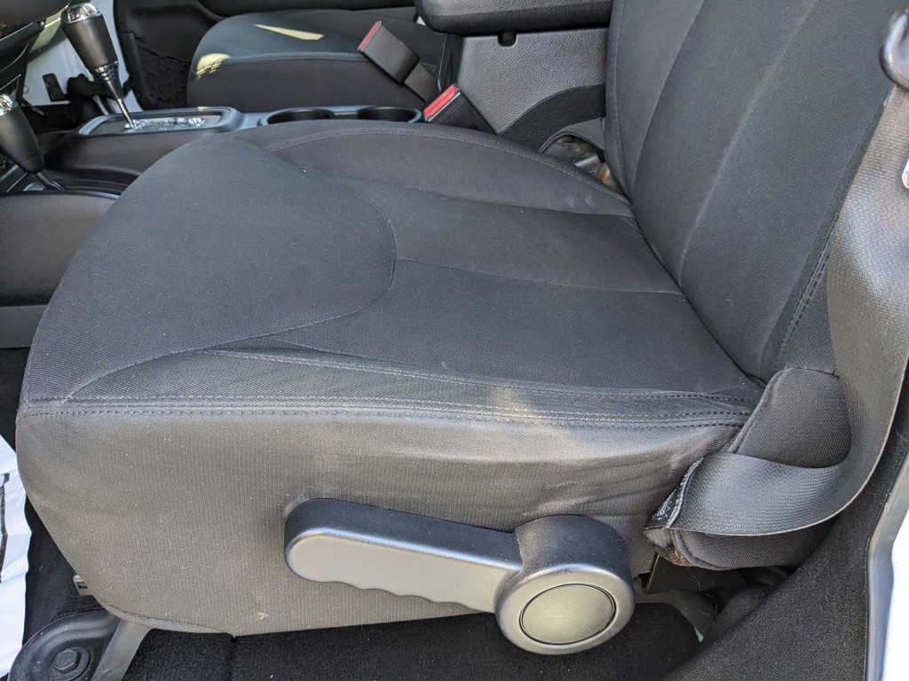 Jeep Wrangler Unlimited Vehicle Full-screen Gallery Image 15