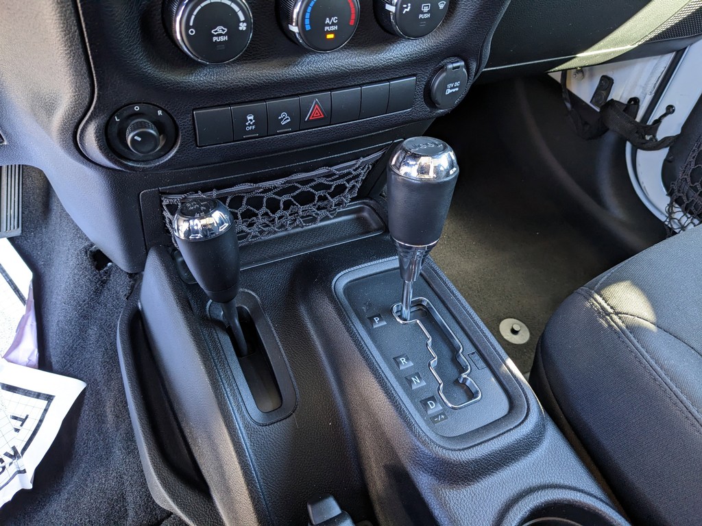 Jeep Wrangler Unlimited Vehicle Full-screen Gallery Image 19