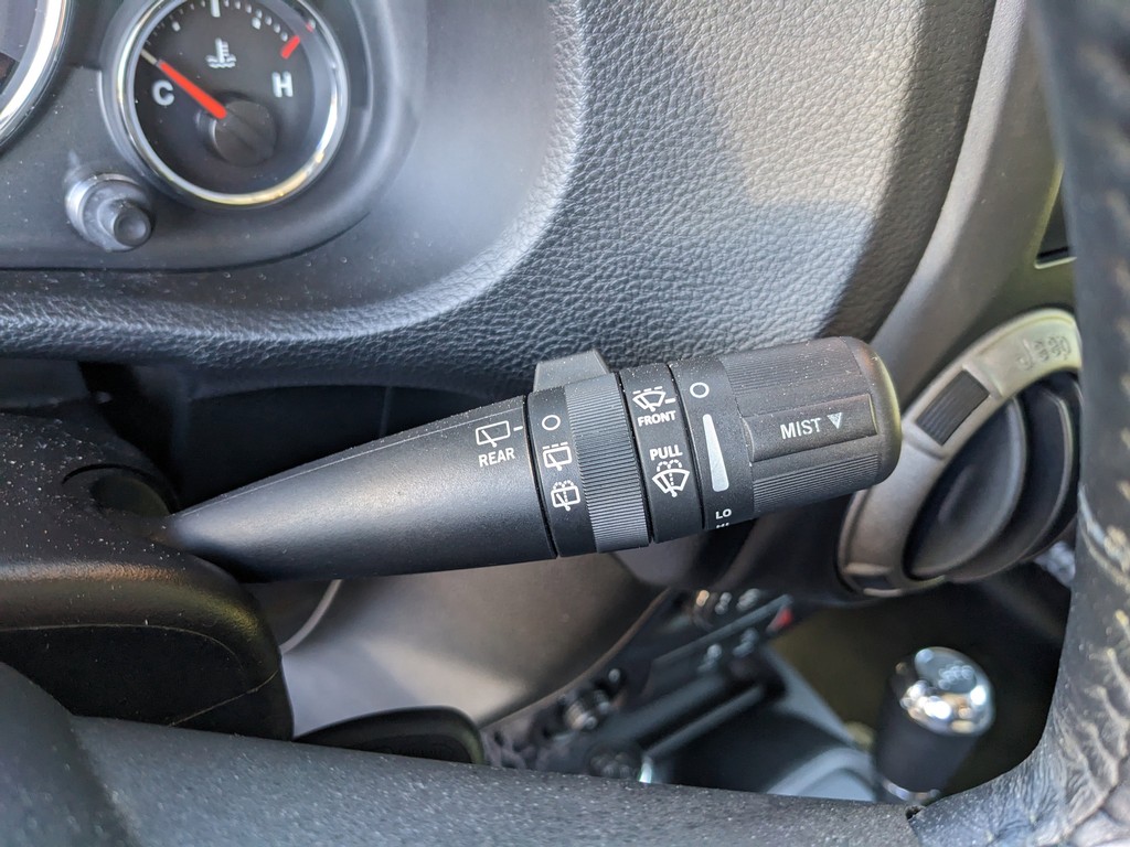 Jeep Wrangler Unlimited Vehicle Full-screen Gallery Image 25