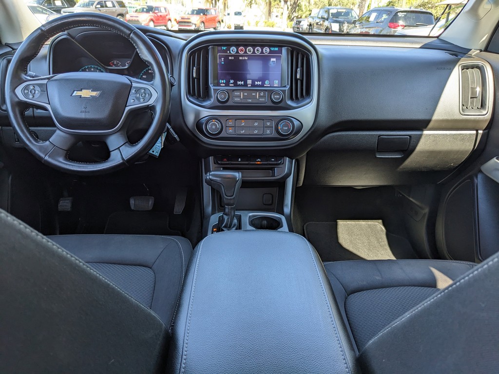 Chevrolet Colorado Vehicle Full-screen Gallery Image 11