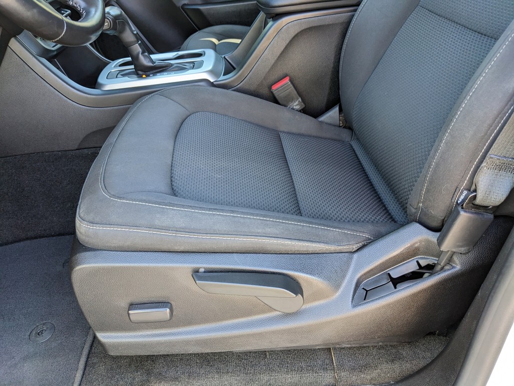 Chevrolet Colorado Vehicle Full-screen Gallery Image 17