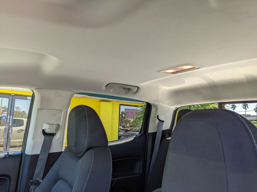 Chevrolet Colorado Vehicle Full-screen Gallery Image 18