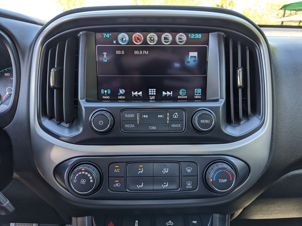 Chevrolet Colorado Vehicle Full-screen Gallery Image 19