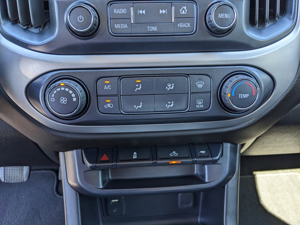 Chevrolet Colorado Vehicle Full-screen Gallery Image 21