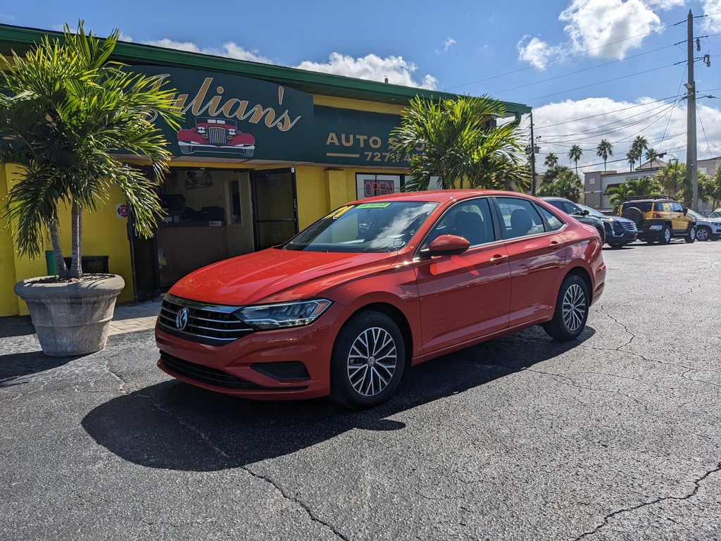 Volkswagen Jetta Vehicle Full-screen Gallery Image 02