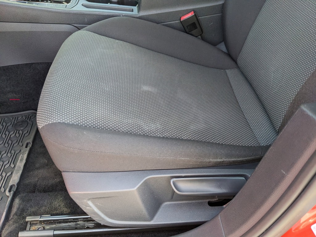 Volkswagen Jetta Vehicle Full-screen Gallery Image 17