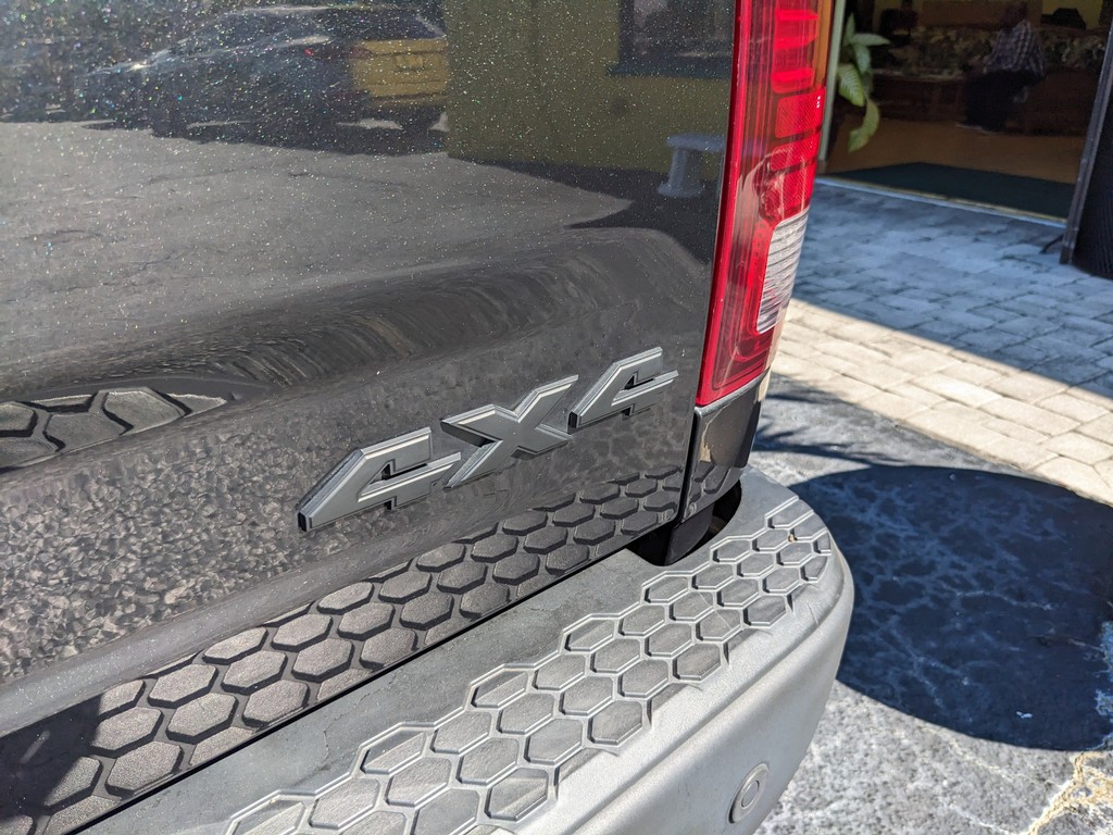 Ram 1500 Vehicle Full-screen Gallery Image 08