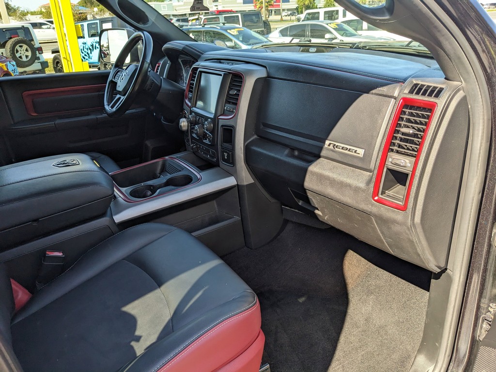 Ram 1500 Vehicle Full-screen Gallery Image 09