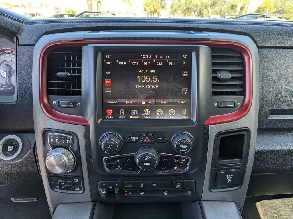 Ram 1500 Vehicle Full-screen Gallery Image 18