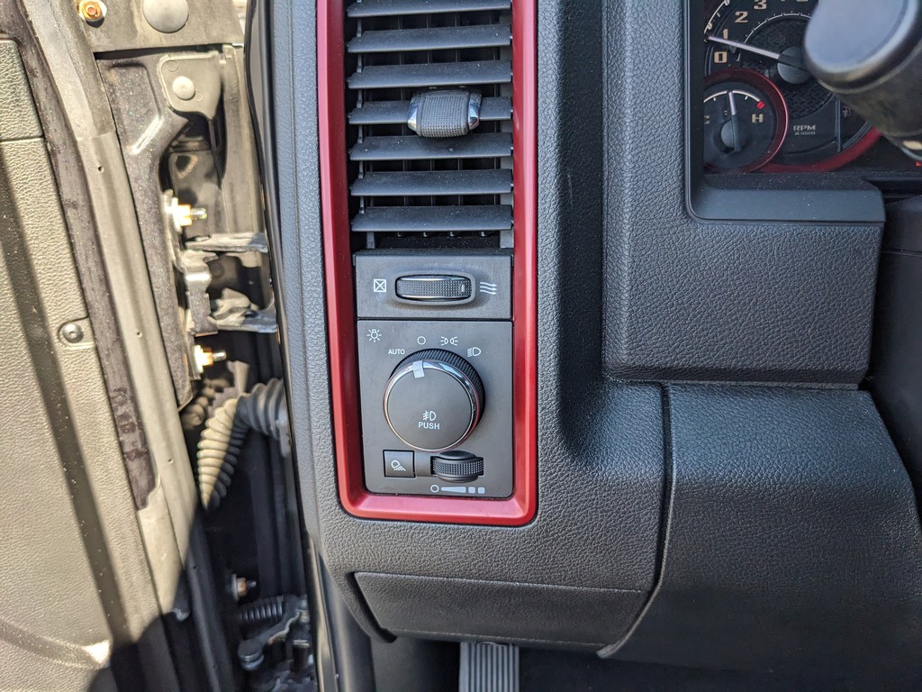 Ram 1500 Vehicle Full-screen Gallery Image 23