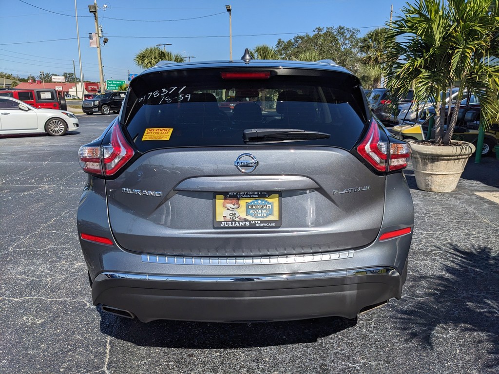 Nissan Murano Vehicle Full-screen Gallery Image 04