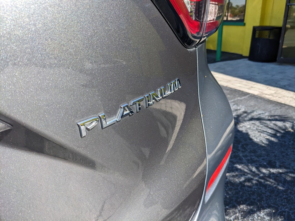 Nissan Murano Vehicle Full-screen Gallery Image 08