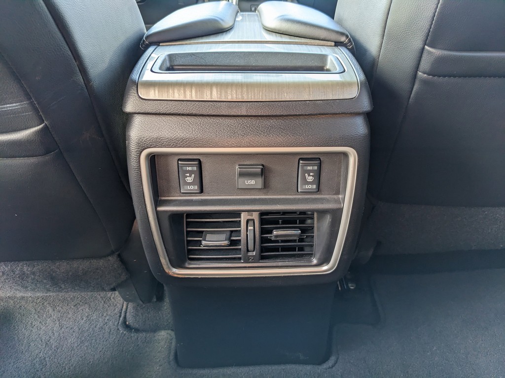 Nissan Murano Vehicle Full-screen Gallery Image 16