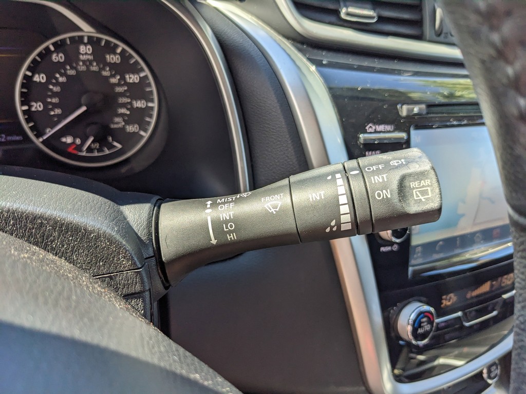 Nissan Murano Vehicle Full-screen Gallery Image 32