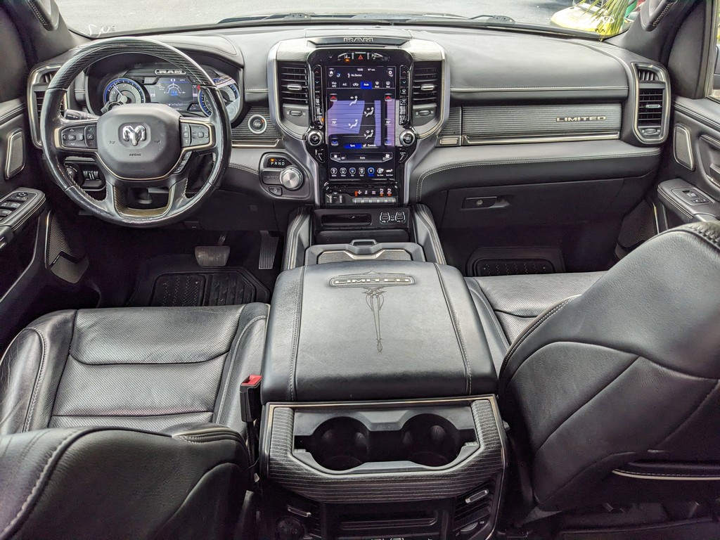 Ram 1500 Vehicle Full-screen Gallery Image 11