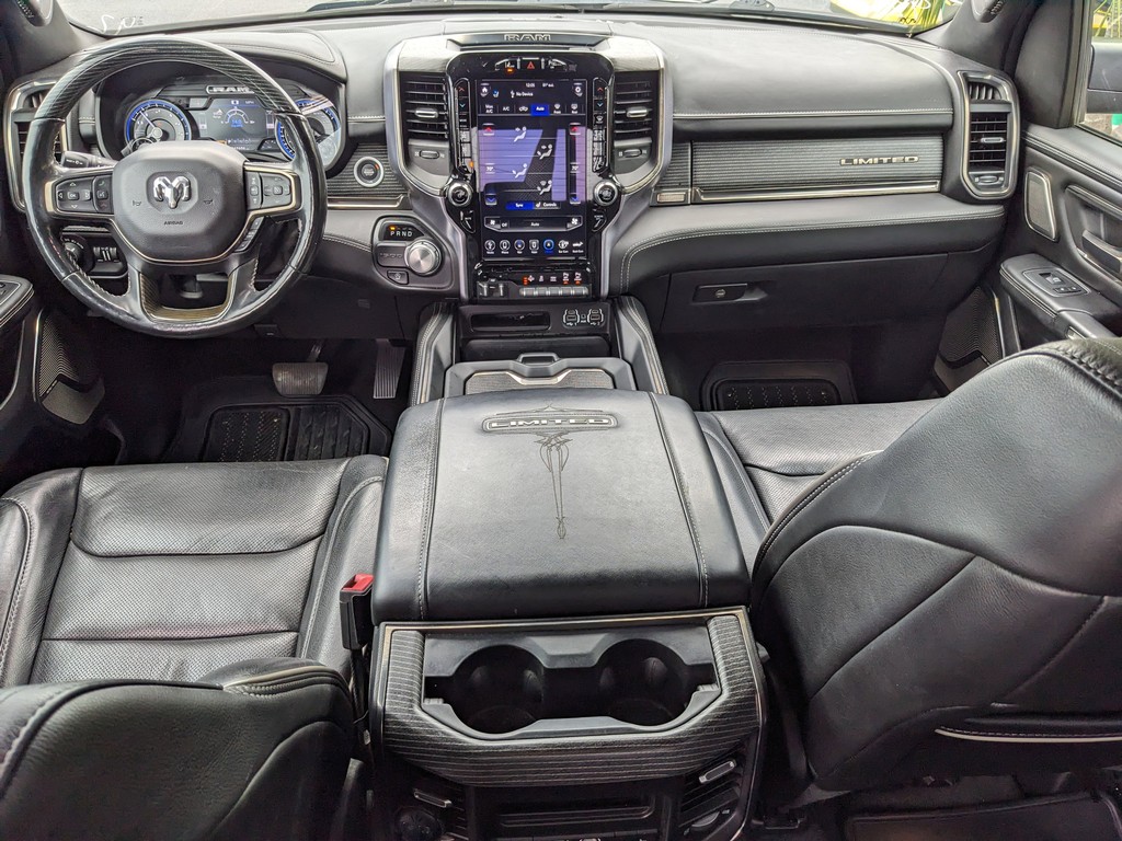 Ram 1500 Vehicle Full-screen Gallery Image 12