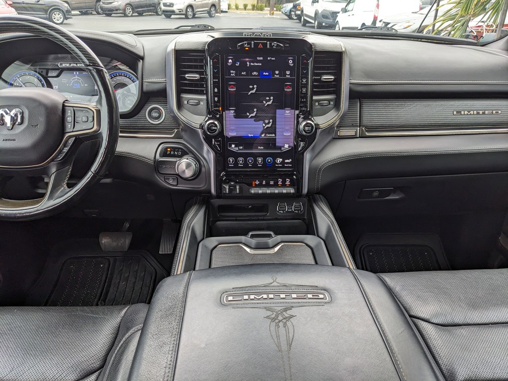 Ram 1500 Vehicle Full-screen Gallery Image 14