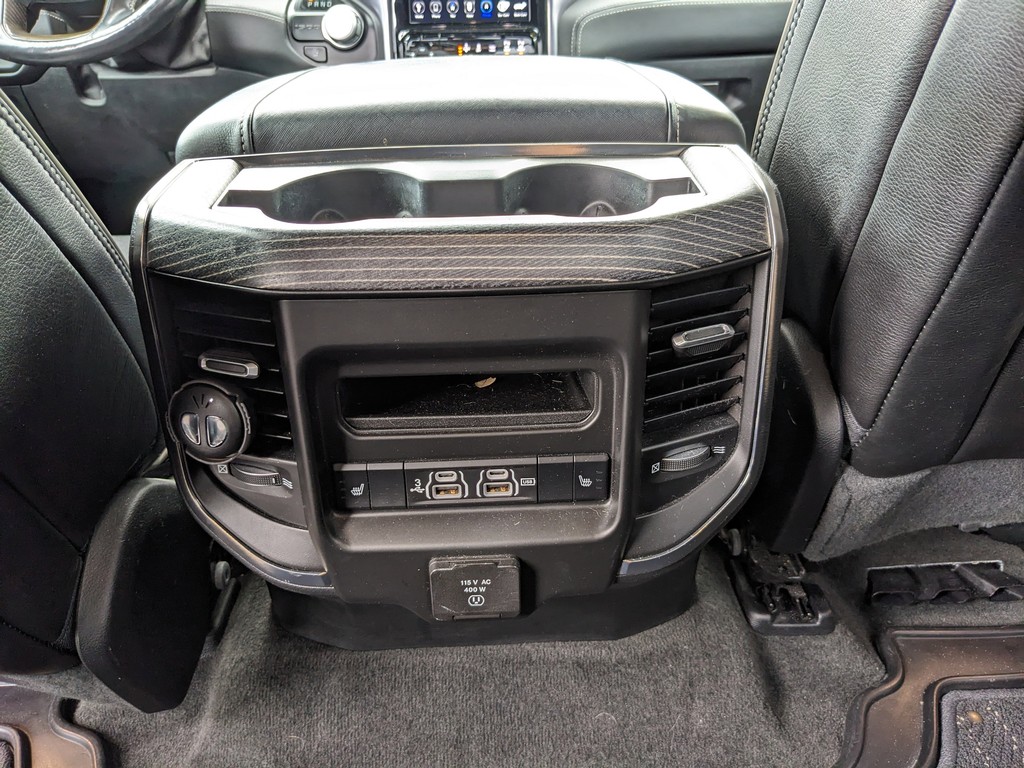 Ram 1500 Vehicle Full-screen Gallery Image 16