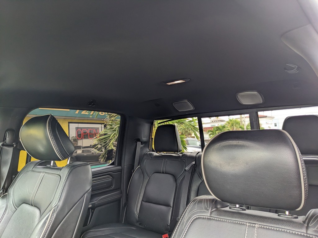 Ram 1500 Vehicle Full-screen Gallery Image 21