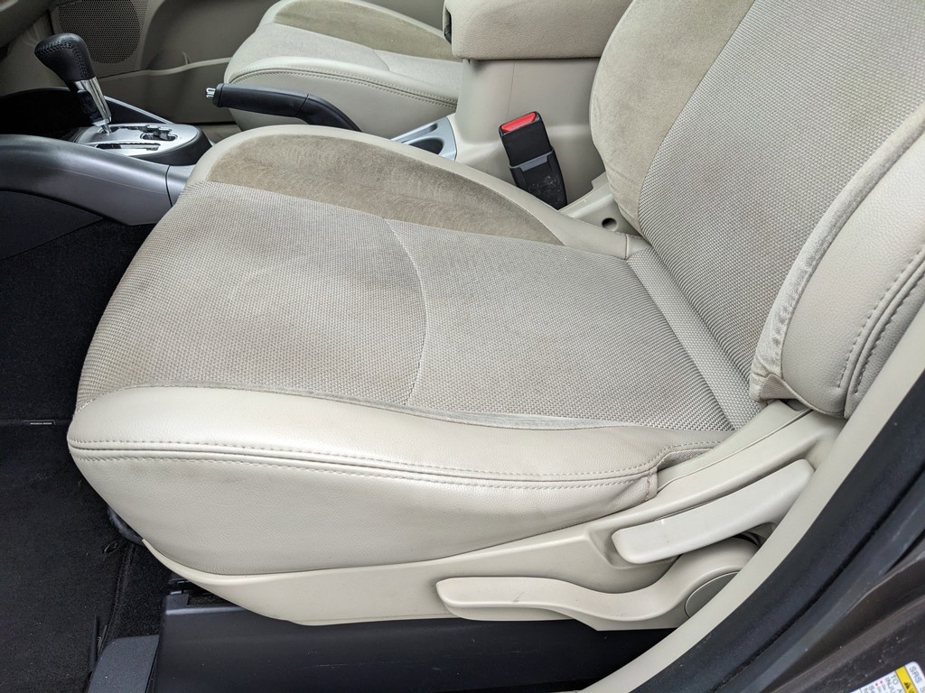 Mitsubishi Outlander Vehicle Full-screen Gallery Image 18