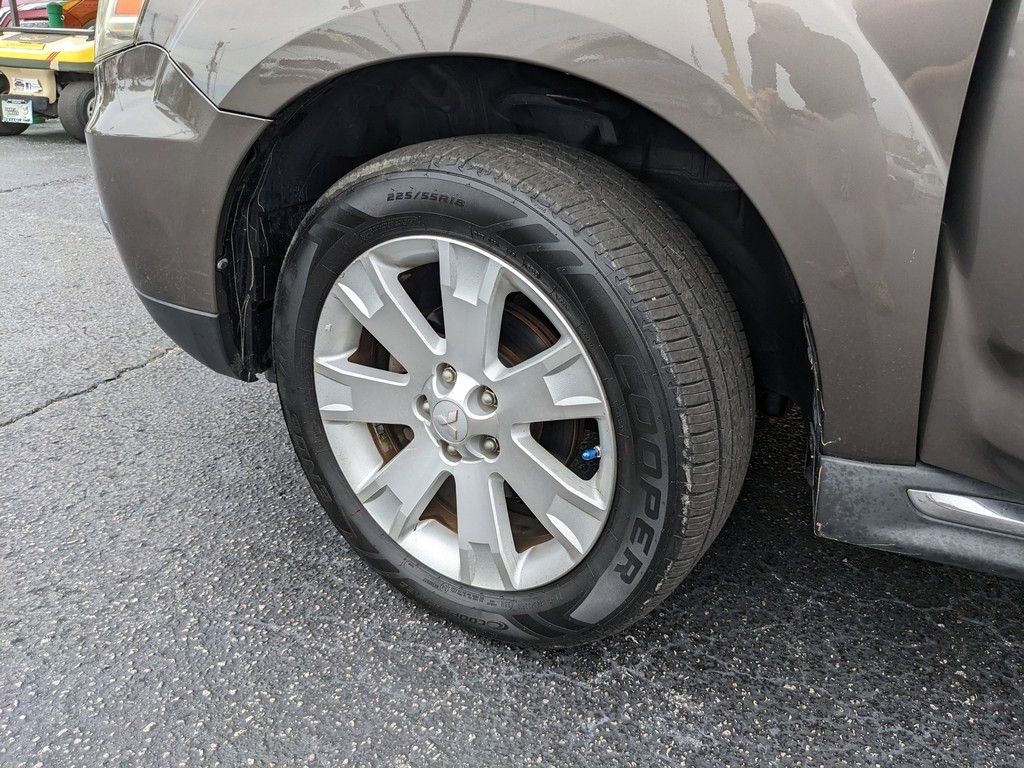 Mitsubishi Outlander Vehicle Full-screen Gallery Image 30