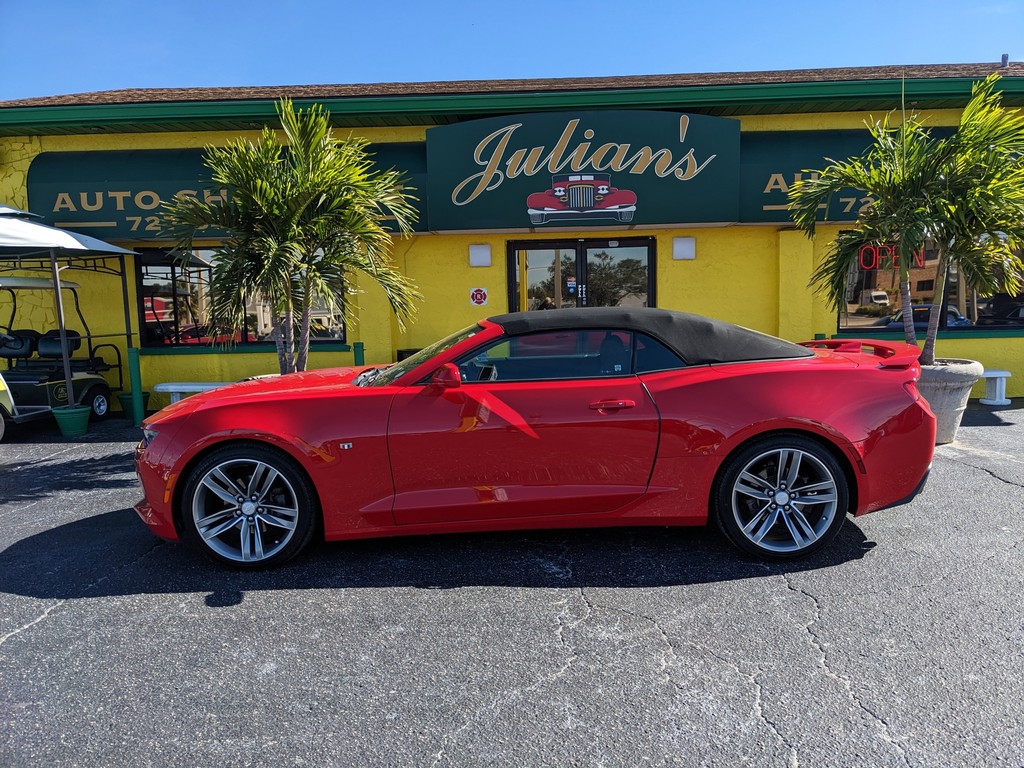 2018 Chevrolet Camaro 1LT photo 3
