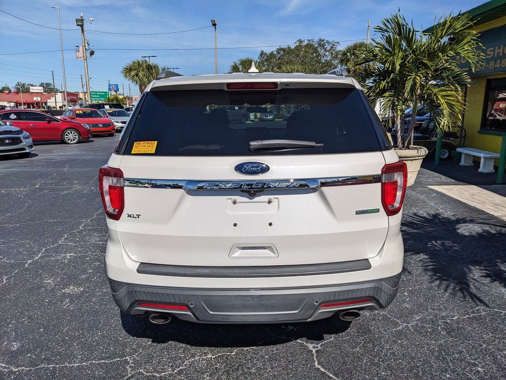 2019 Ford Explorer XLT photo 3