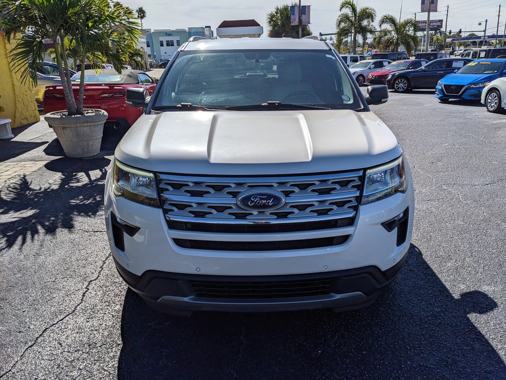 2019 Ford Explorer XLT photo 4