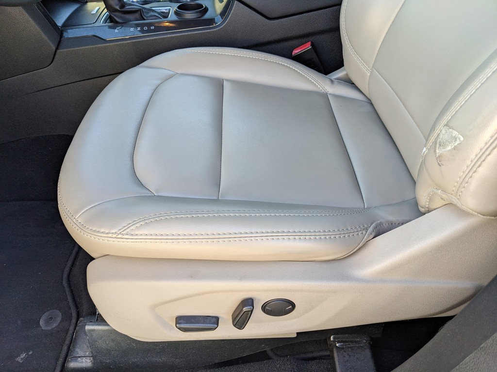 Ford Explorer Vehicle Full-screen Gallery Image 20