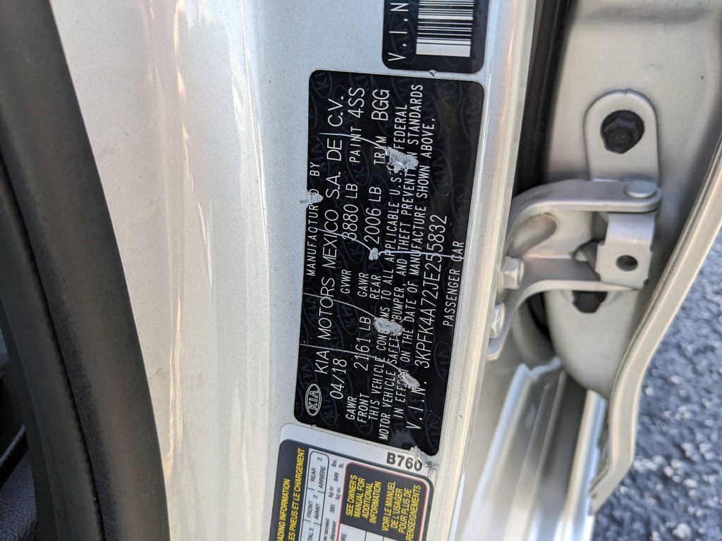 Kia Forte Vehicle Full-screen Gallery Image 29