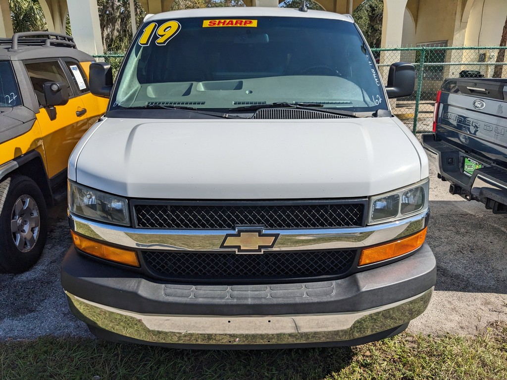 Chevrolet Express Cargo Van Vehicle Full-screen Gallery Image 02