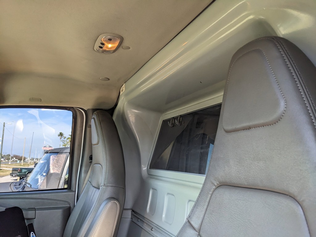 Chevrolet Express Cargo Van Vehicle Full-screen Gallery Image 06