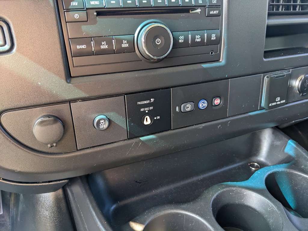 Chevrolet Express Cargo Van Vehicle Full-screen Gallery Image 09